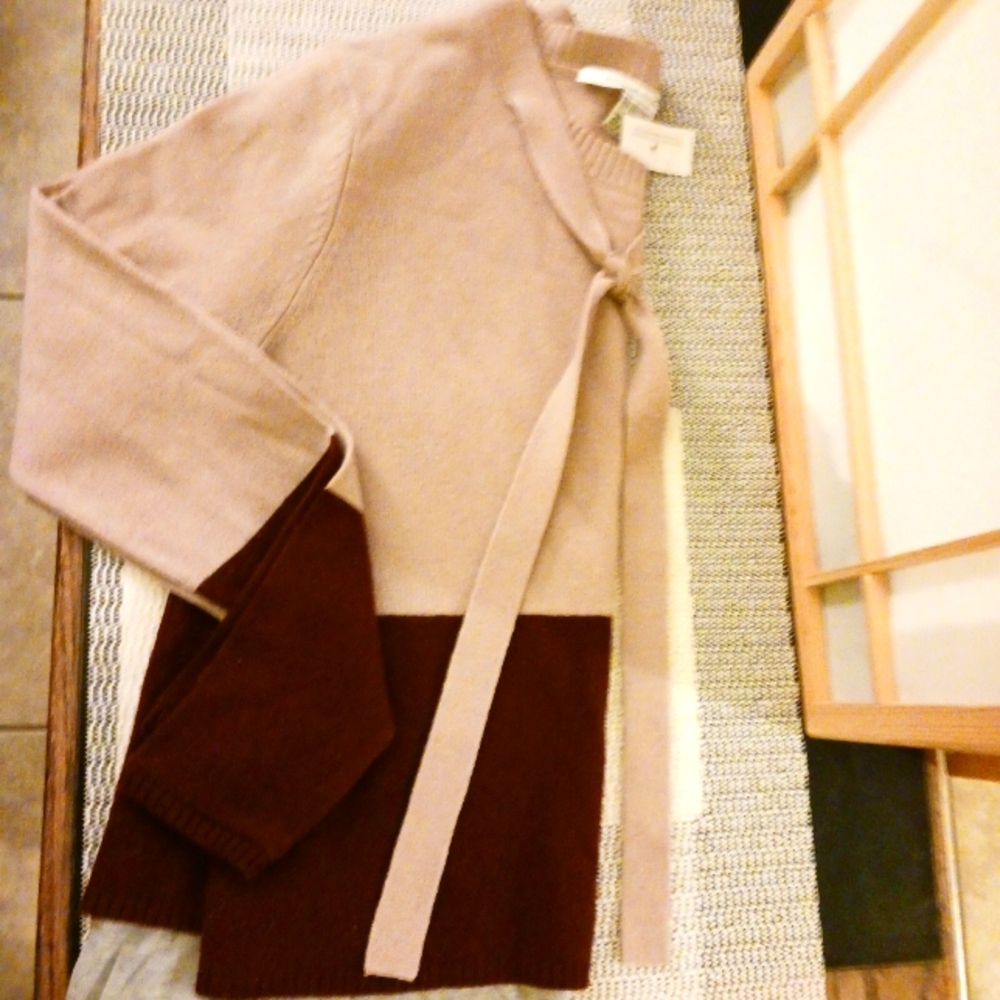 Diane Von Furstenberg sweater & tee sz. P